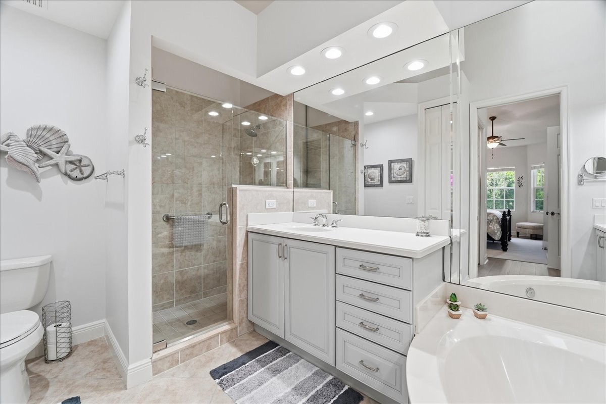 7842 Hawthorne Dr, #1703, Naples, FL 34113