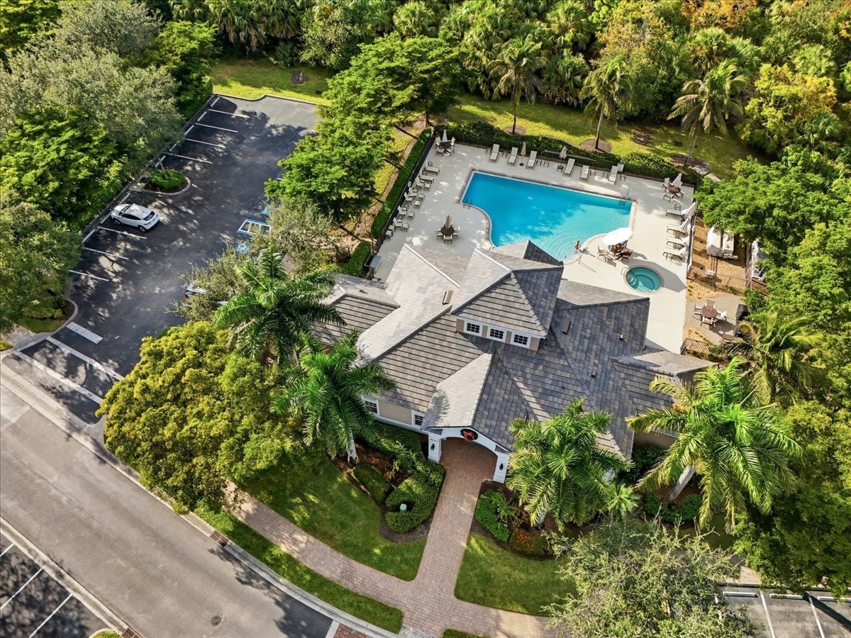 7842 Hawthorne Dr, #1703, Naples, FL 34113