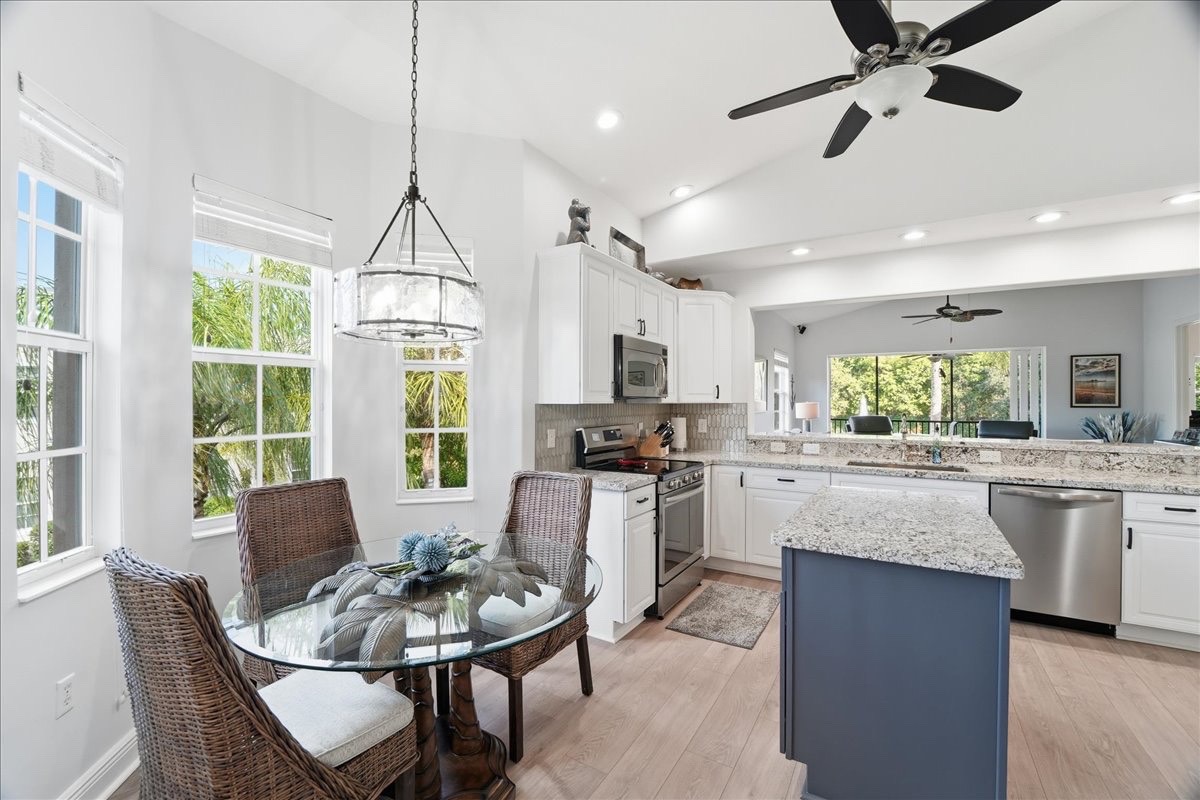 7842 Hawthorne Dr, #1703, Naples, FL 34113