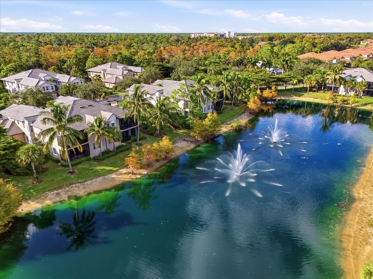 7842 Hawthorne Dr, #1703, Naples, FL 34113
