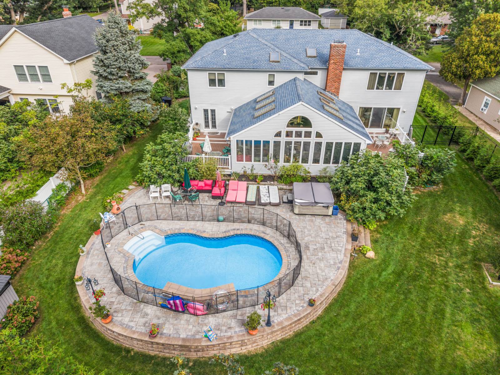 1145 Ruth Rd