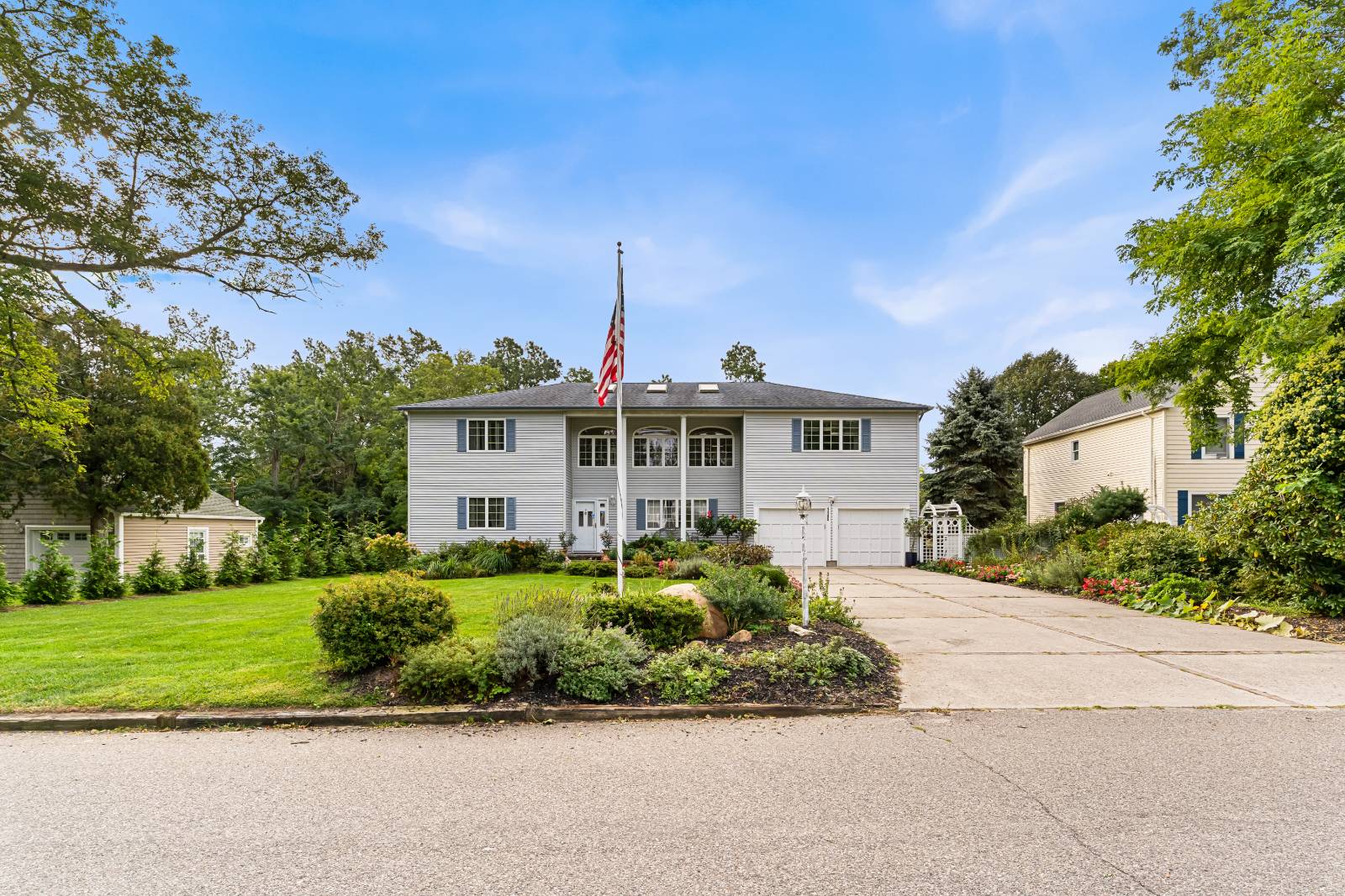 1145 Ruth Rd