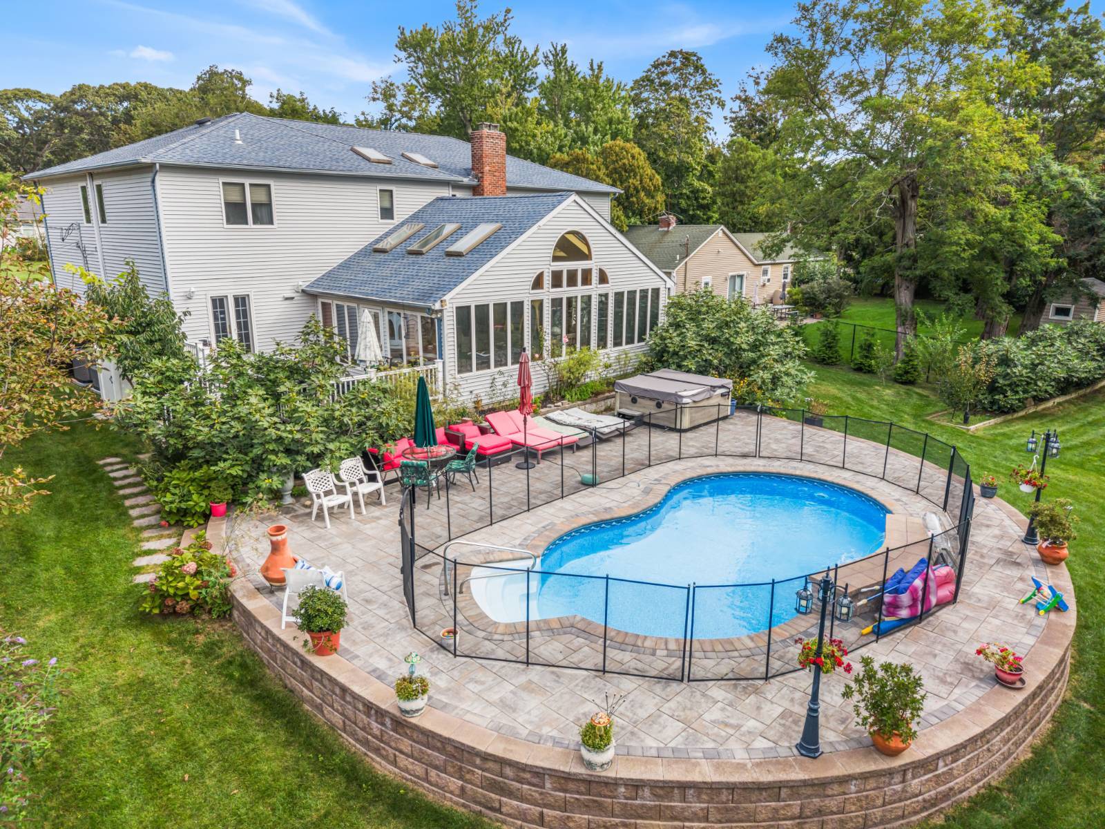 1145 Ruth Rd