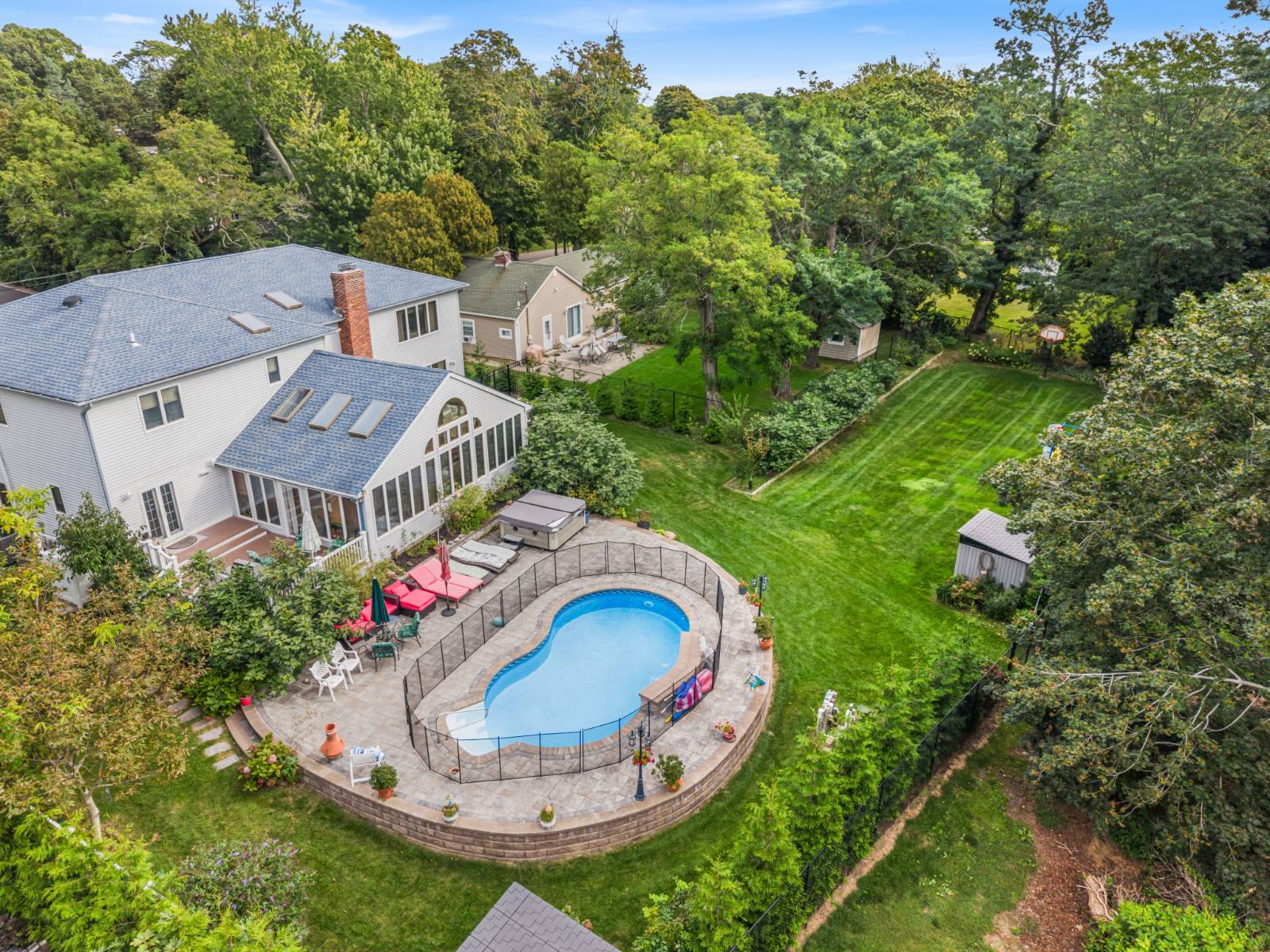 1145 Ruth Rd