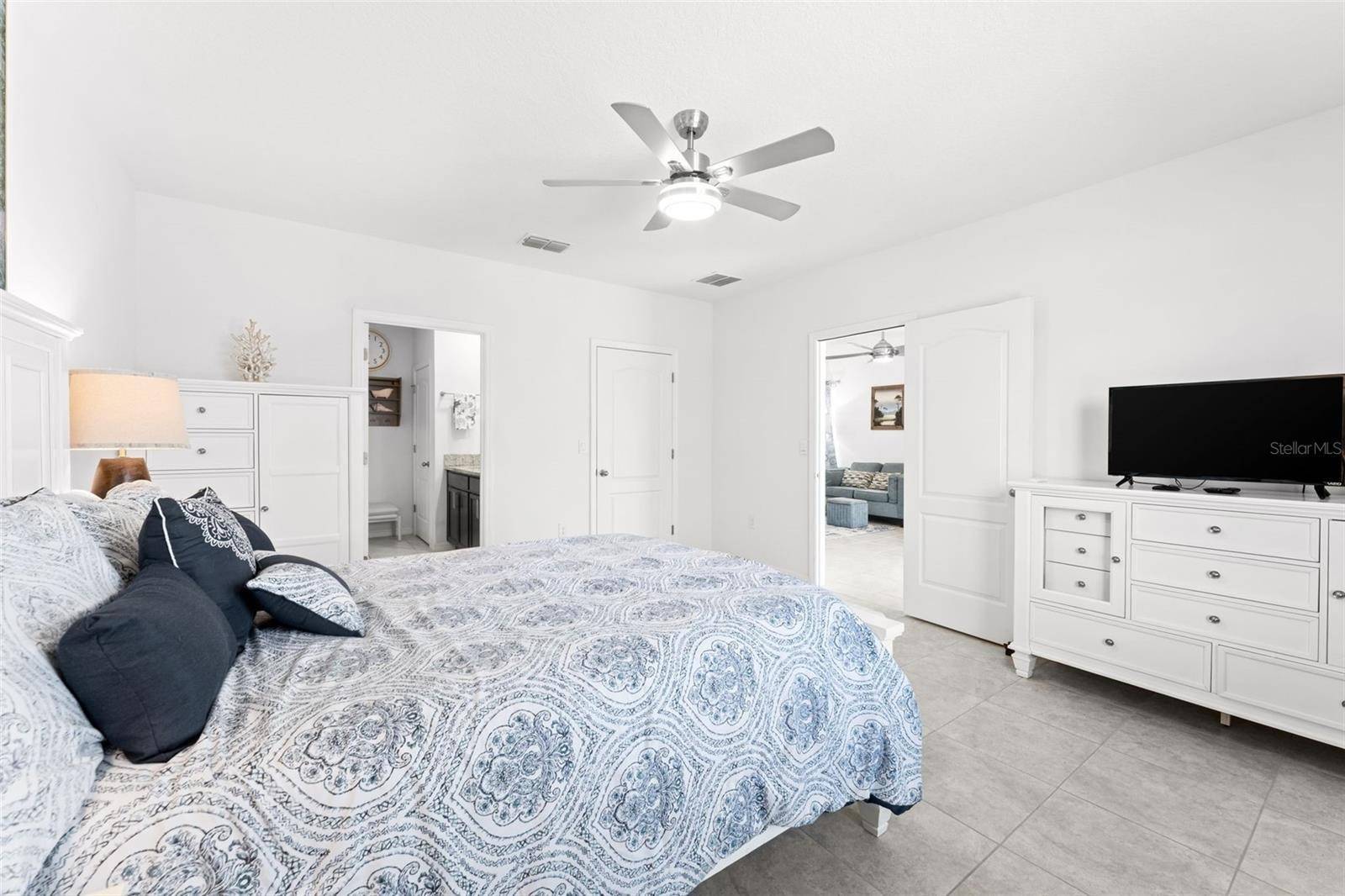 279 Caryota Ct, New Smyrna Beach, FL 32168