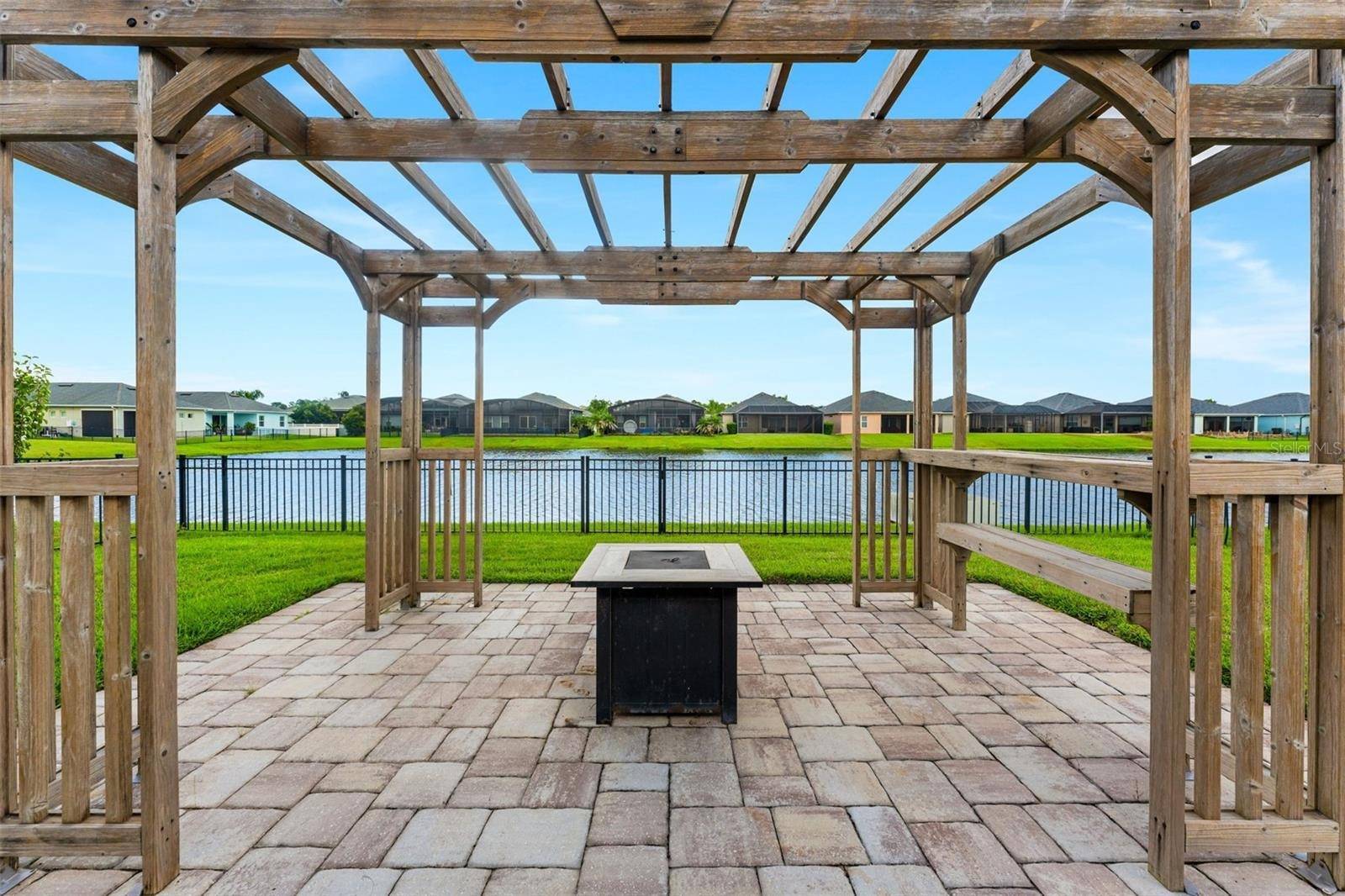 279 Caryota Ct, New Smyrna Beach, FL 32168