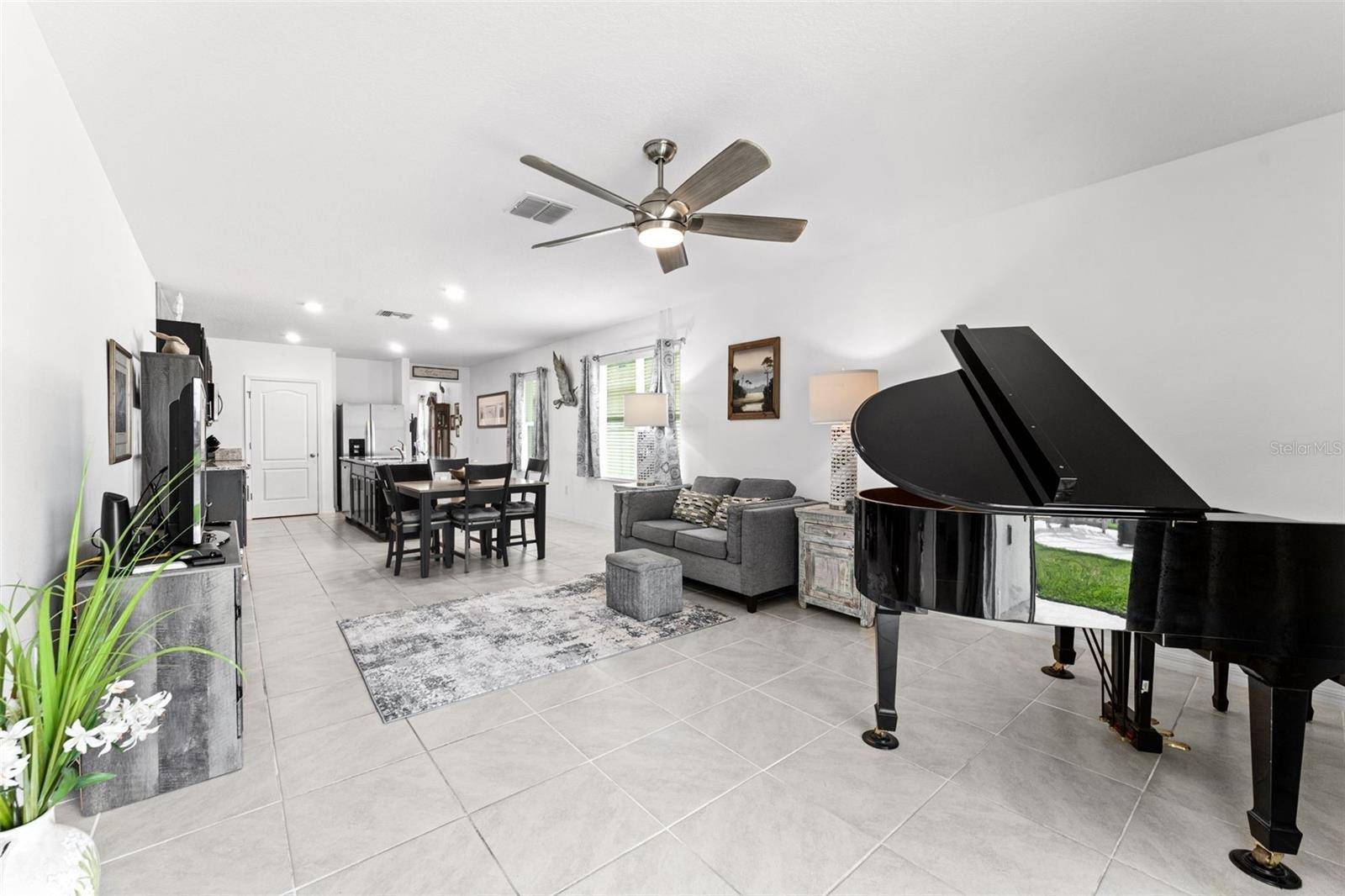 279 Caryota Ct, New Smyrna Beach, FL 32168