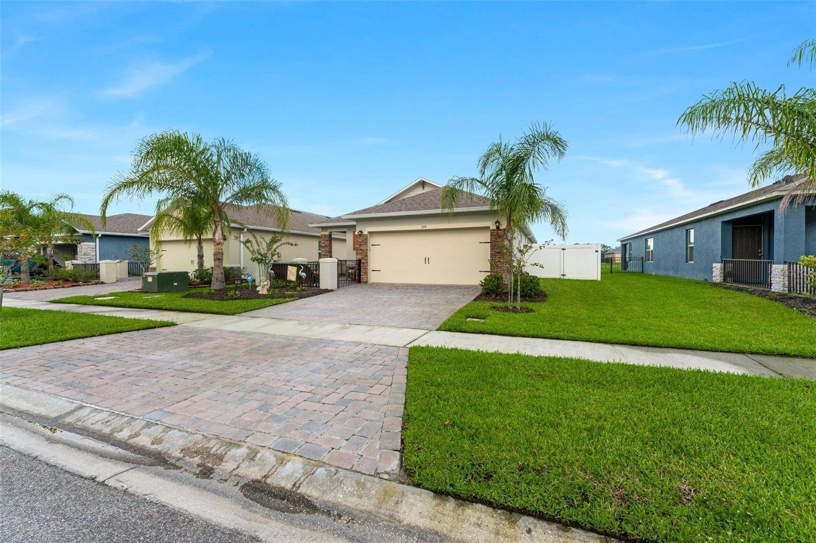 279 Caryota Ct, New Smyrna Beach, FL 32168