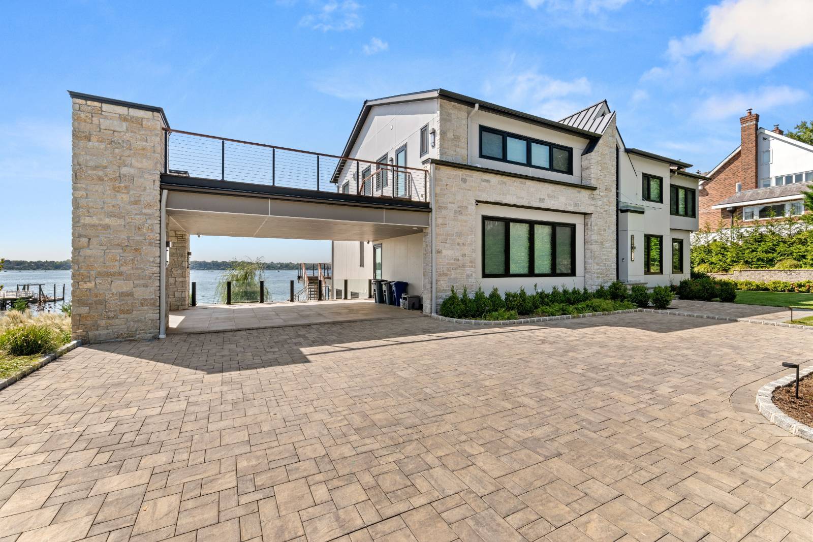 4 Shorecliff Place