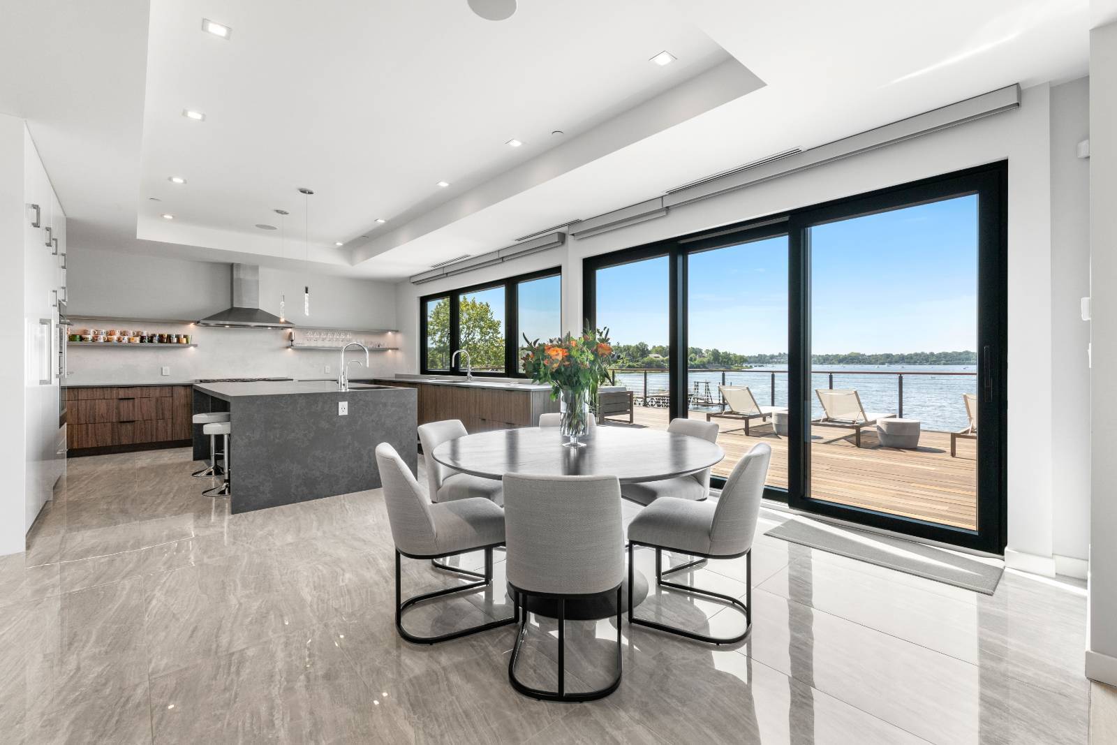 4 Shorecliff Place