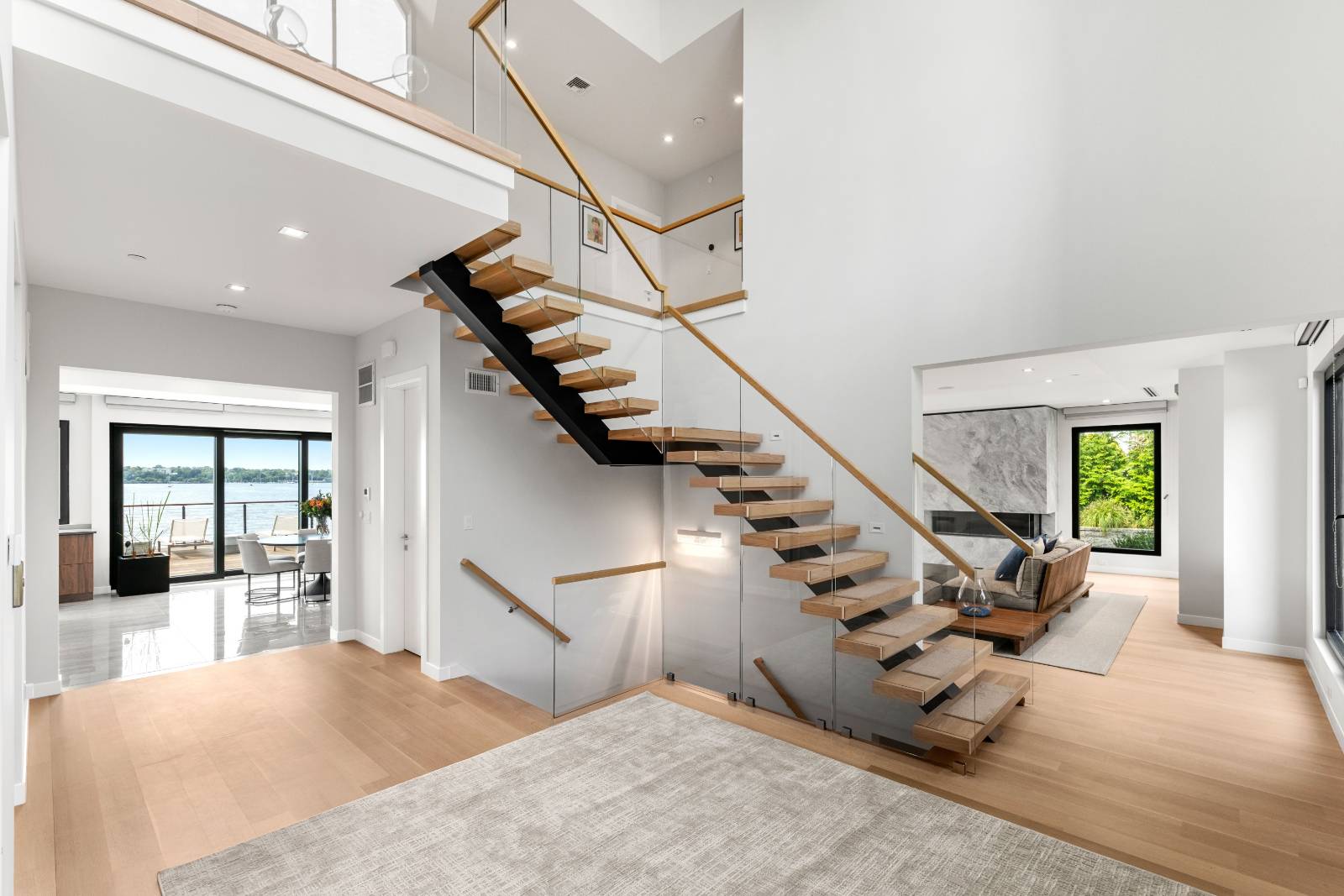 4 Shorecliff Place