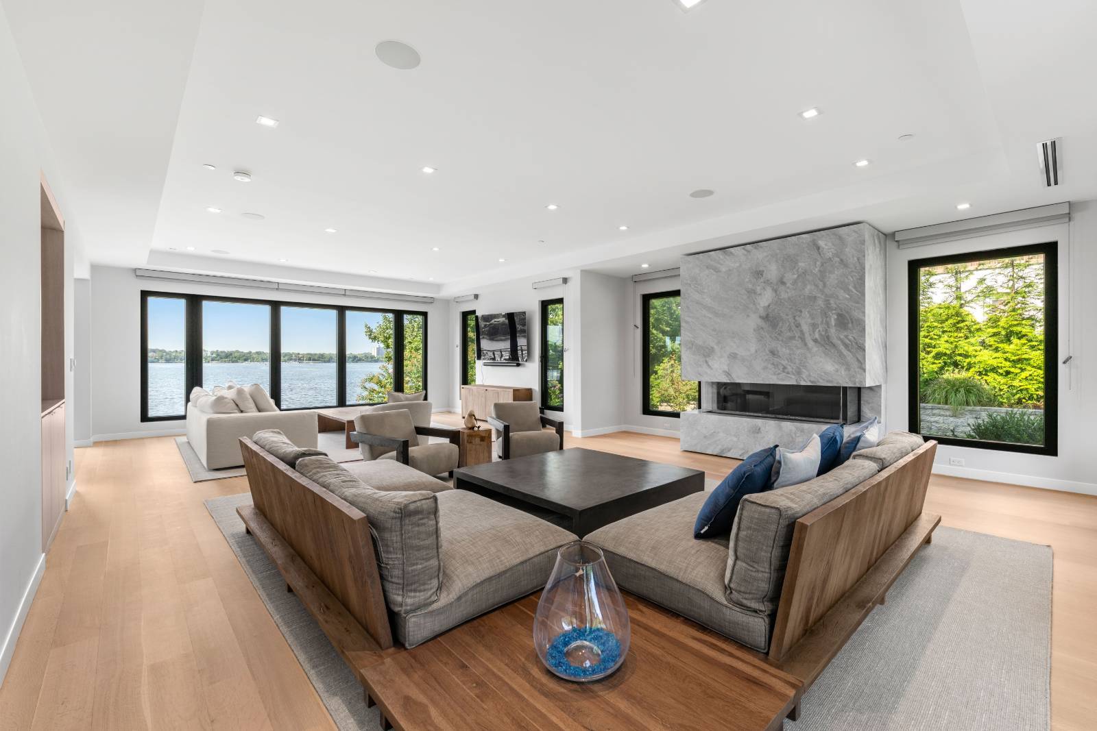 4 Shorecliff Place