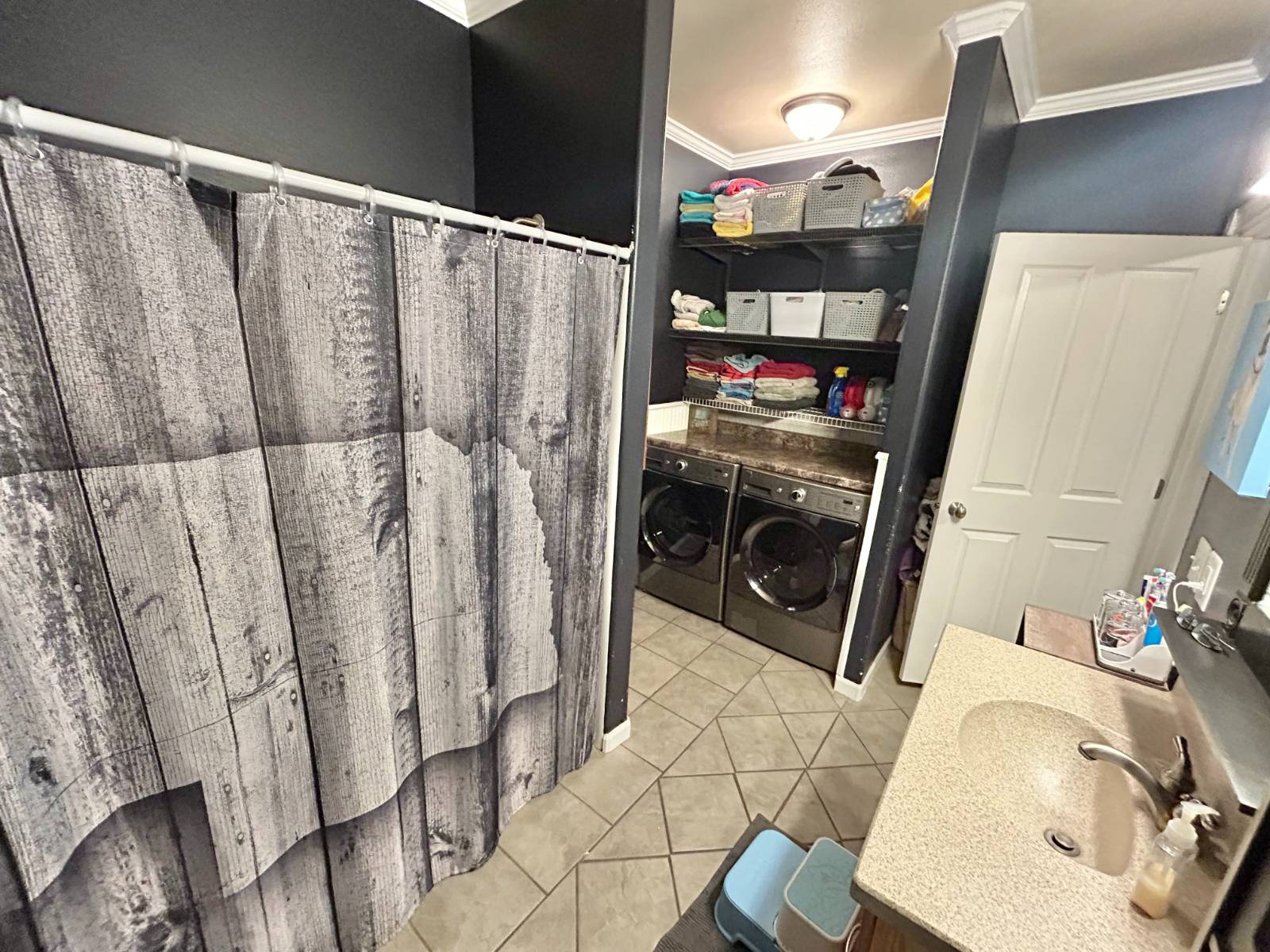 Photo 9 of 19 of home listing at 505 L Street, Neligh, NE 68756
