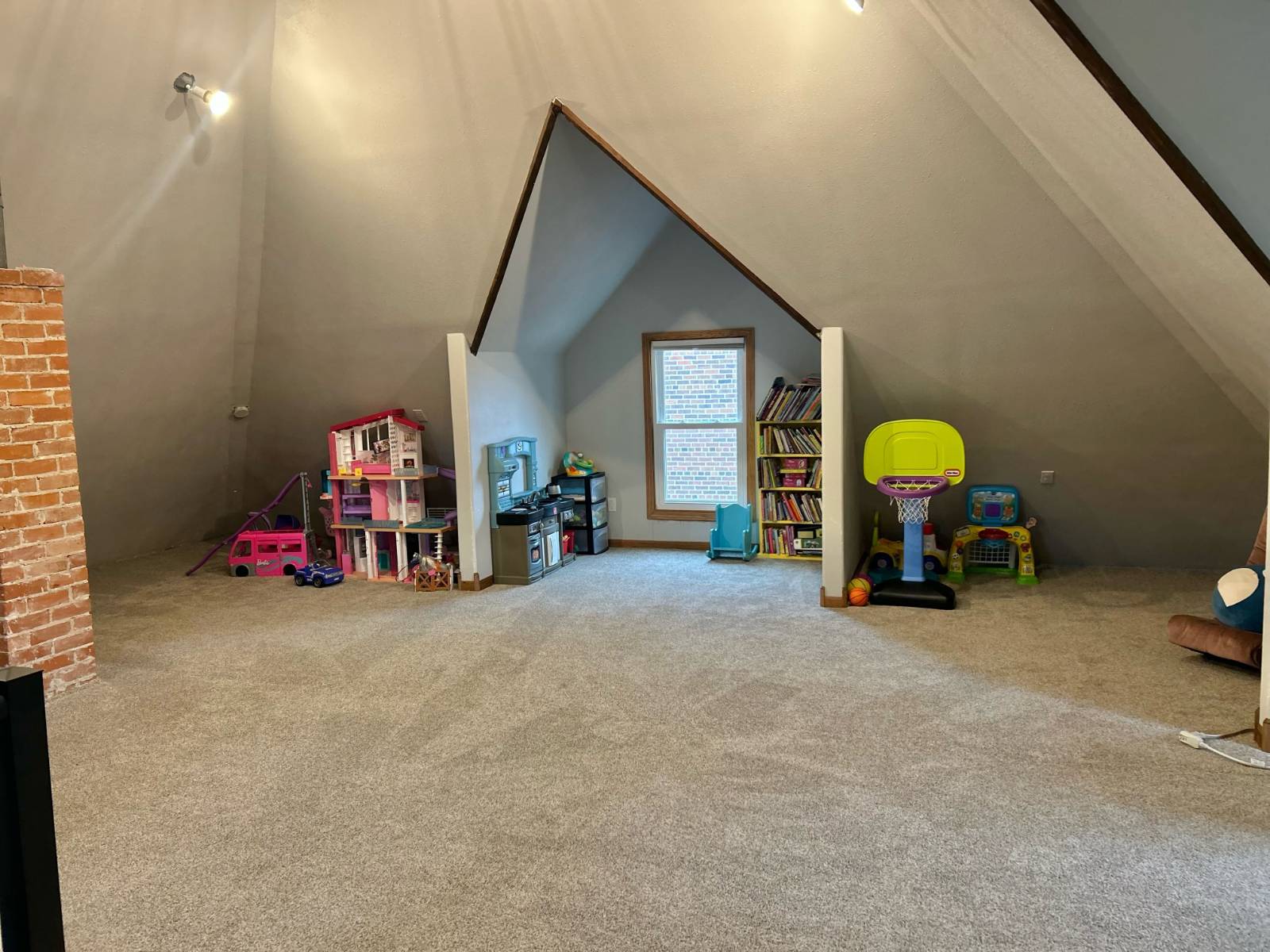 Photo 17 of 19 of home listing at 505 L Street, Neligh, NE 68756