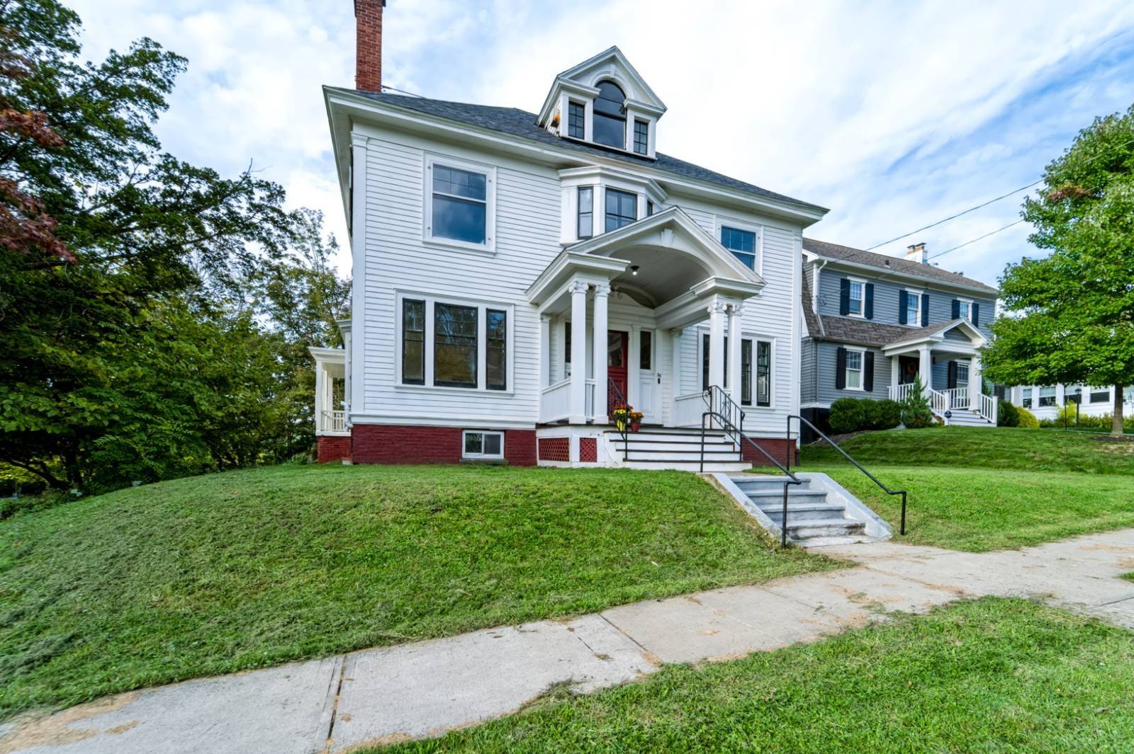 36 Belle Ave