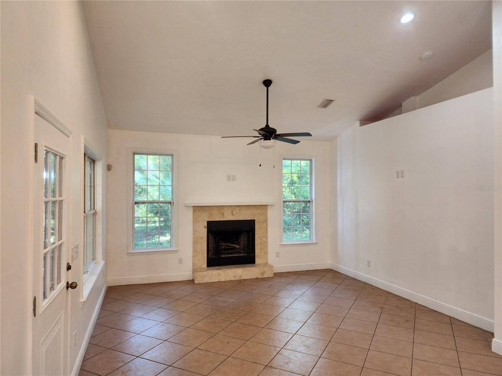 8909 SE 2nd Street Rd, Trenton, FL 32693