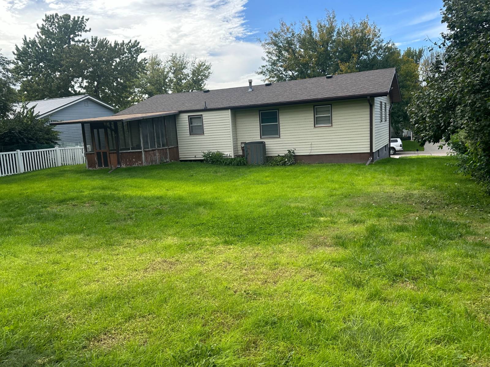 4011 Fairacres Mach1 Realty