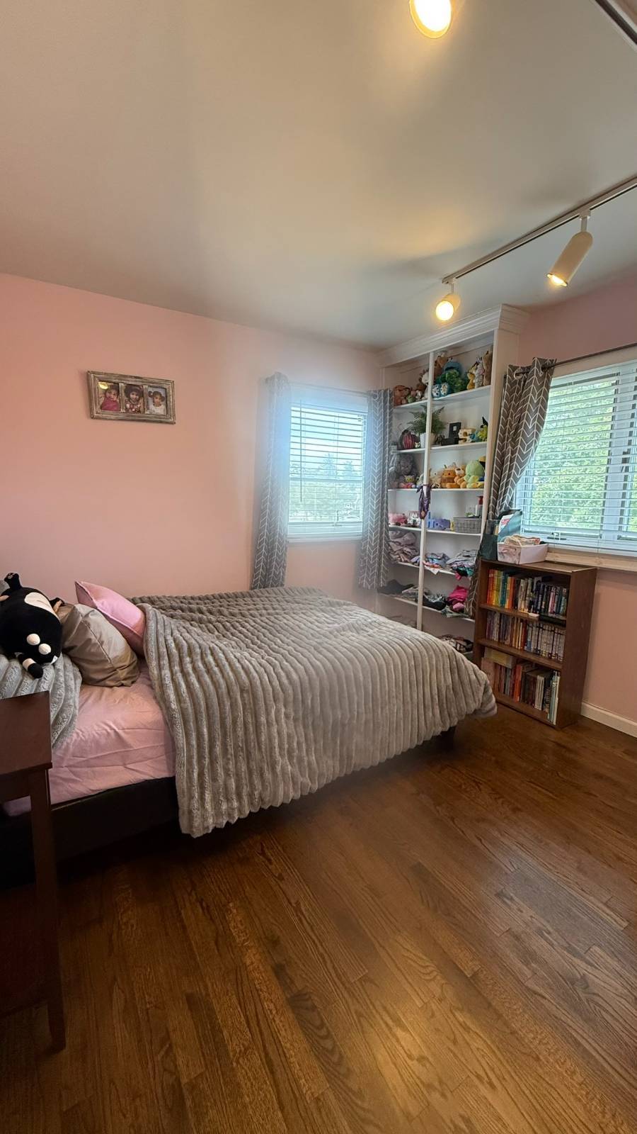 1 Niagara Dr