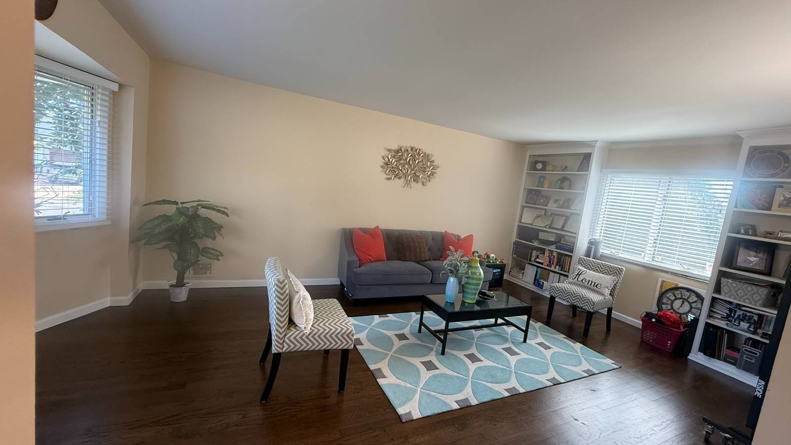 1 Niagara Dr