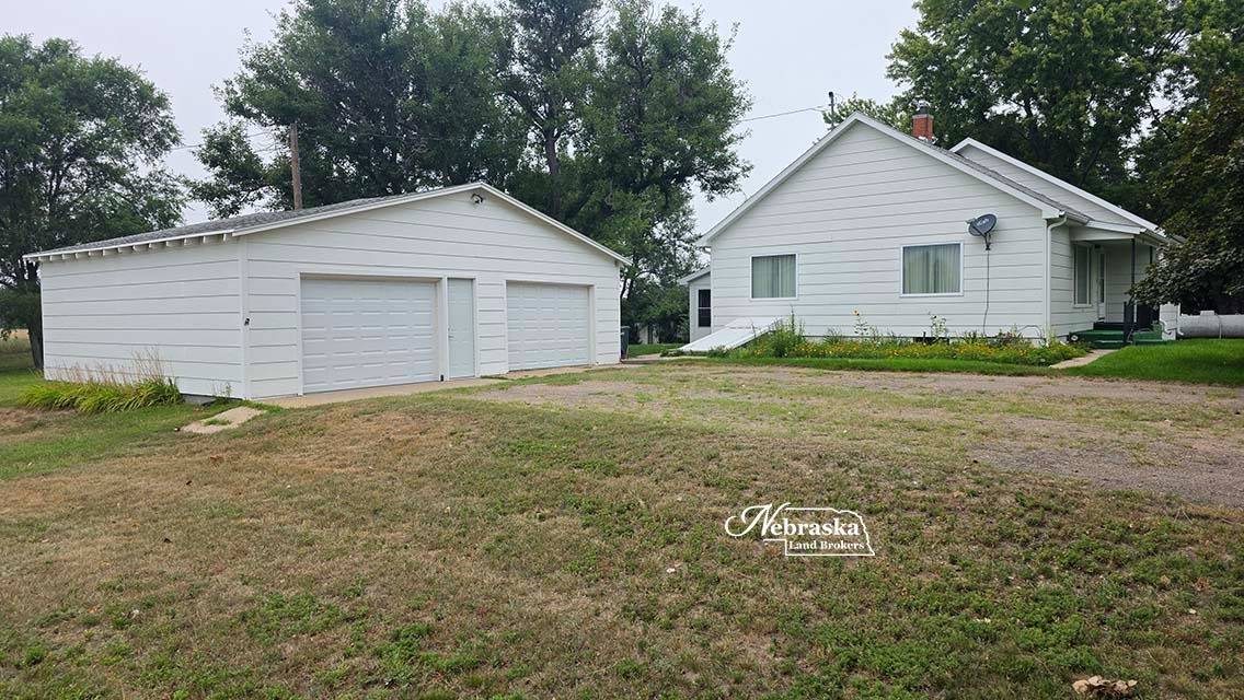 Photo 2 of 38 of home listing at 305 North Garrison, Wallace, NE 69169