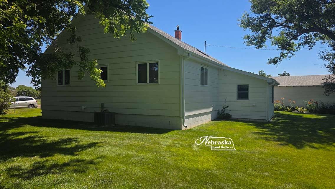 Photo 3 of 38 of home listing at 305 North Garrison, Wallace, NE 69169