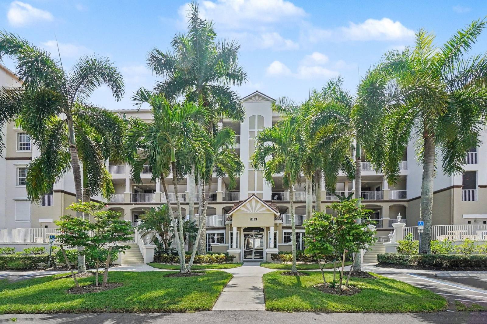 9121 Southmont Cv, #201, Fort Myers, FL 33908