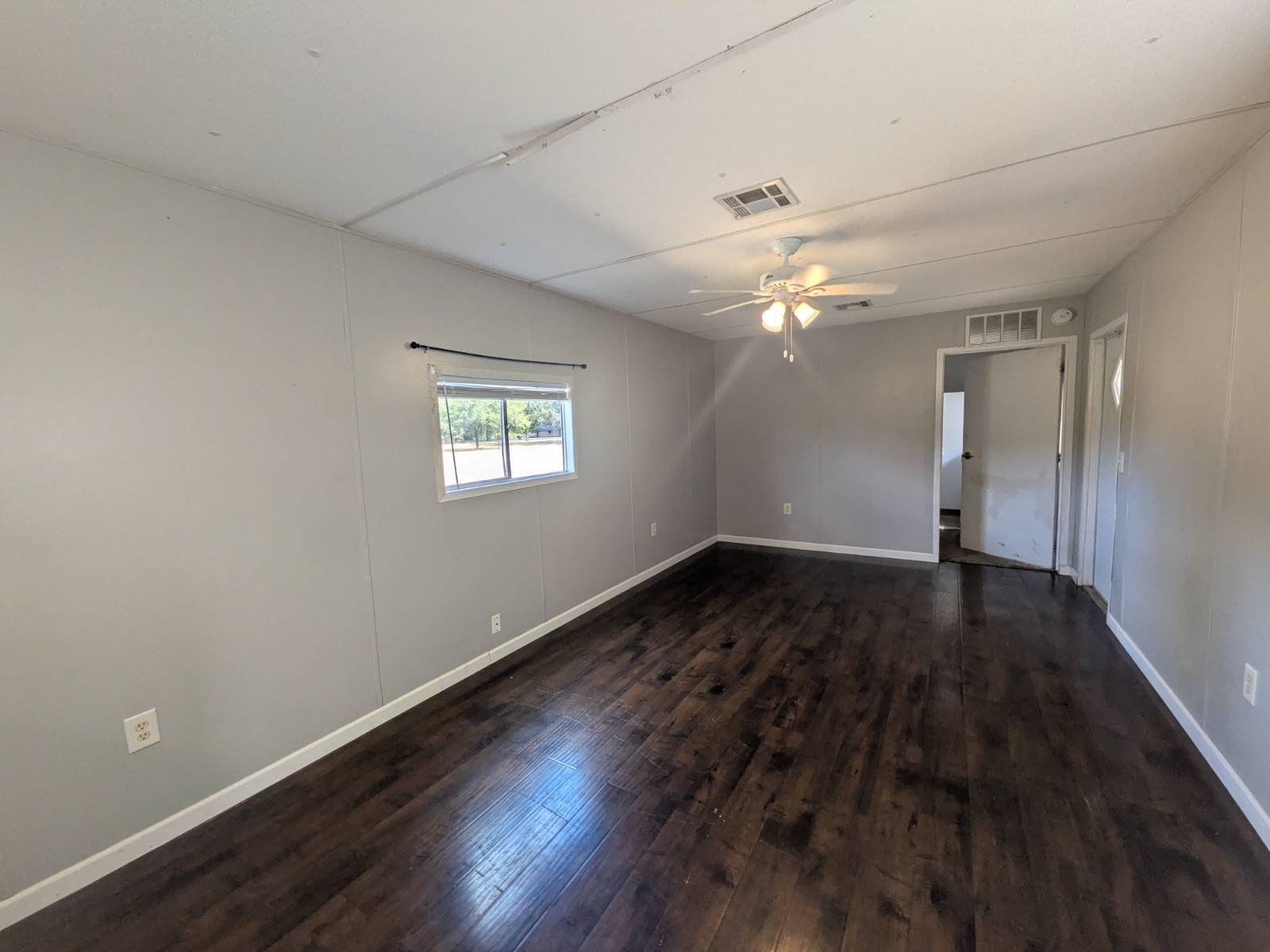 resident-first community experience, mobile home communities, find your place at Hometown Communities, mobile homes, welcomin
