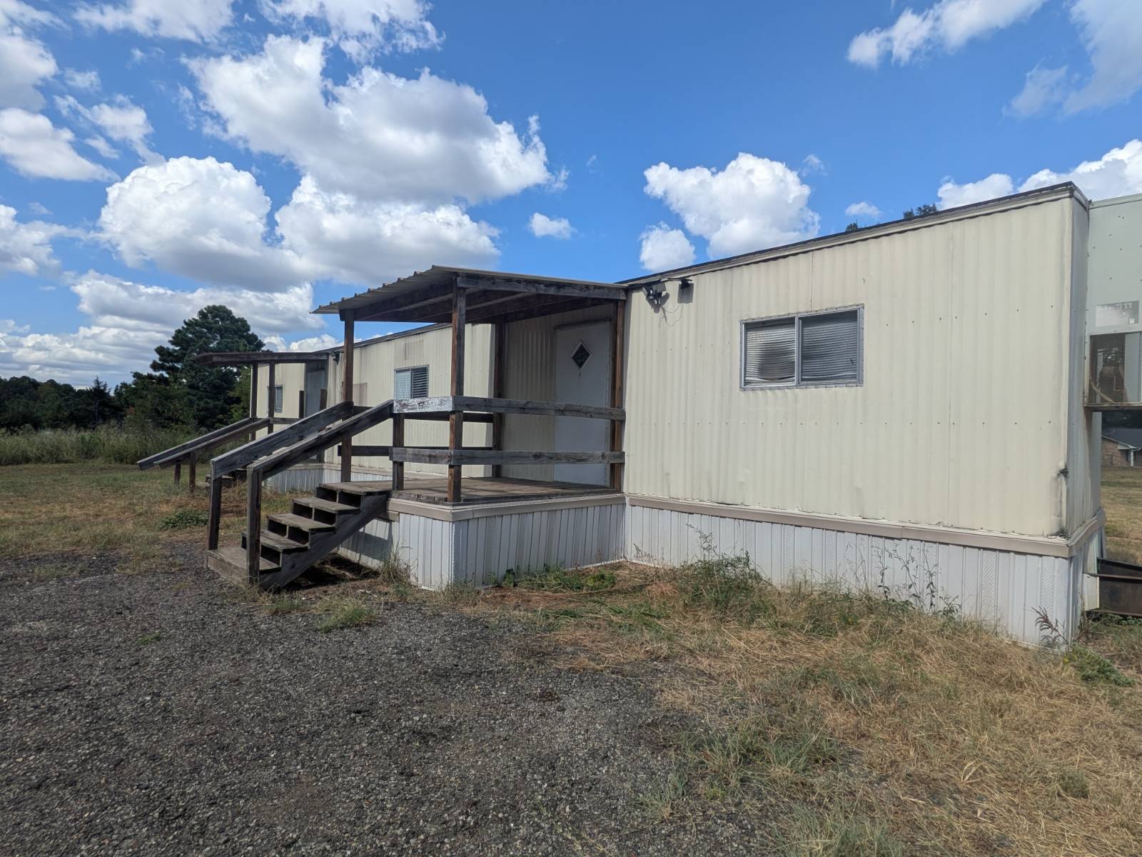 neighborhood amenities, community lifestyle, resident-first community experience, comfortable and connected living, residenti