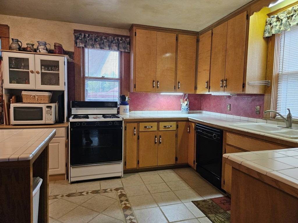 Photo 12 of 39 of home listing at 228 Reed Street, Crawford, NE 69339