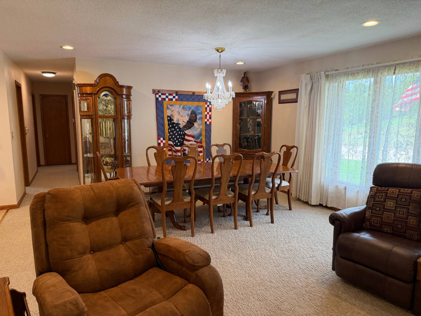 Photo 6 of 51 of home listing at 736 N H, Broken Bow, NE 68822