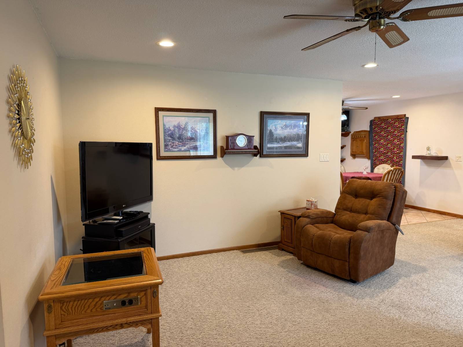 Photo 4 of 51 of home listing at 736 N H, Broken Bow, NE 68822