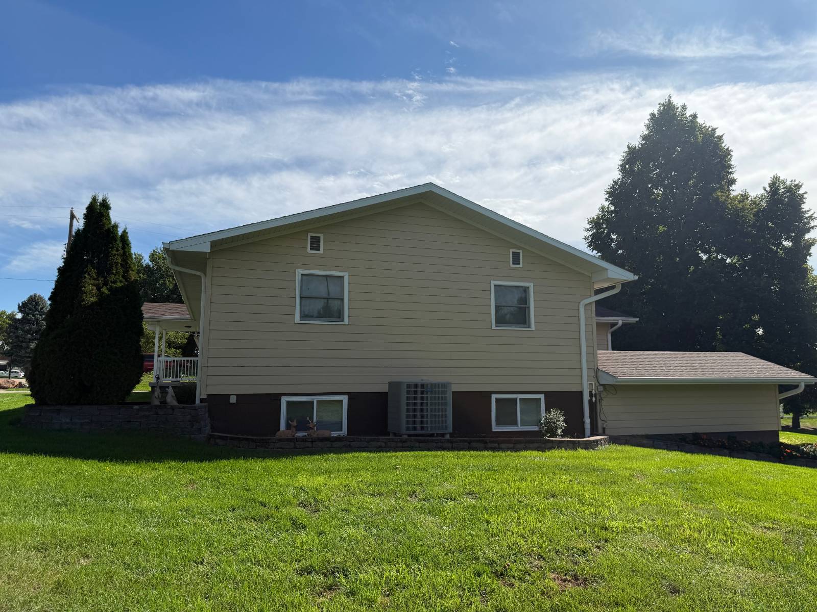Photo 48 of 51 of home listing at 736 N H, Broken Bow, NE 68822