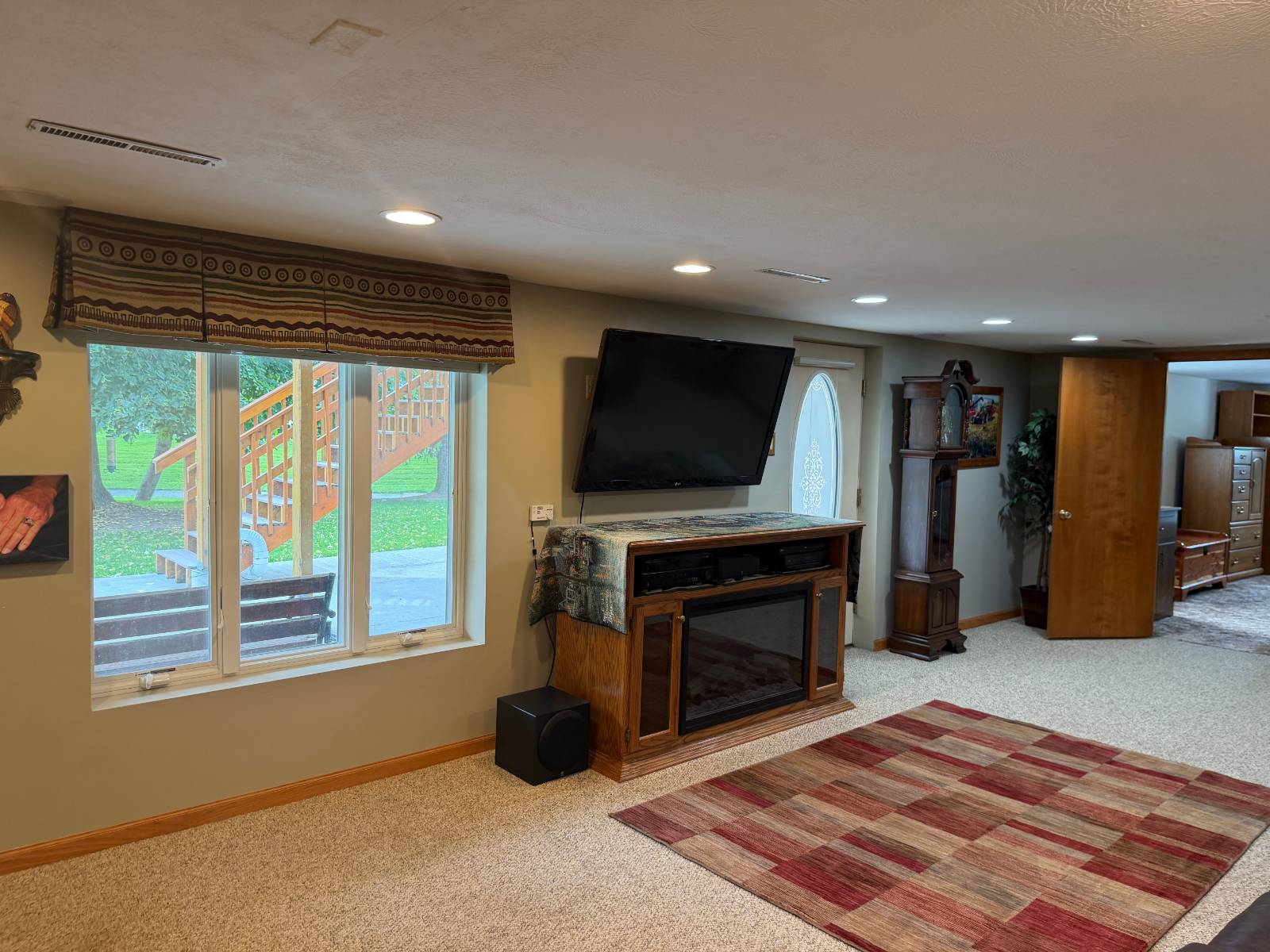 Photo 35 of 51 of home listing at 736 N H, Broken Bow, NE 68822