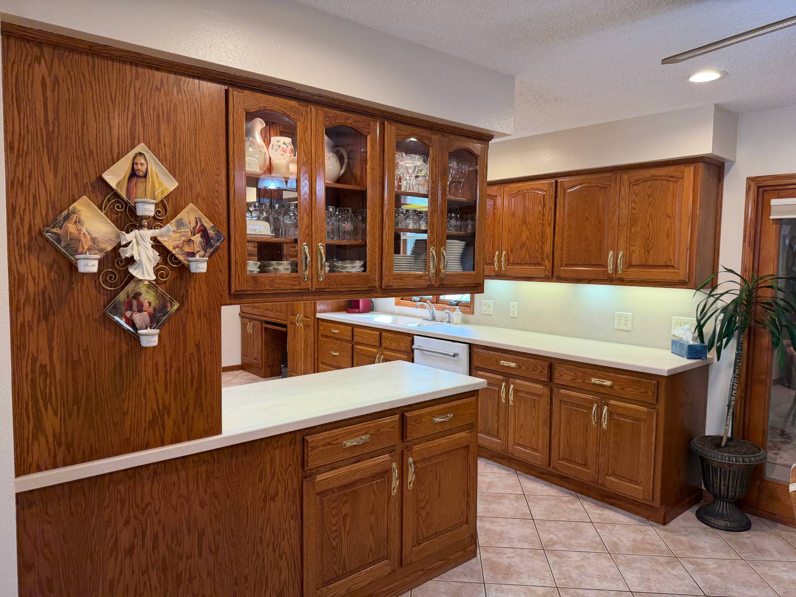 Photo 11 of 51 of home listing at 736 N H, Broken Bow, NE 68822