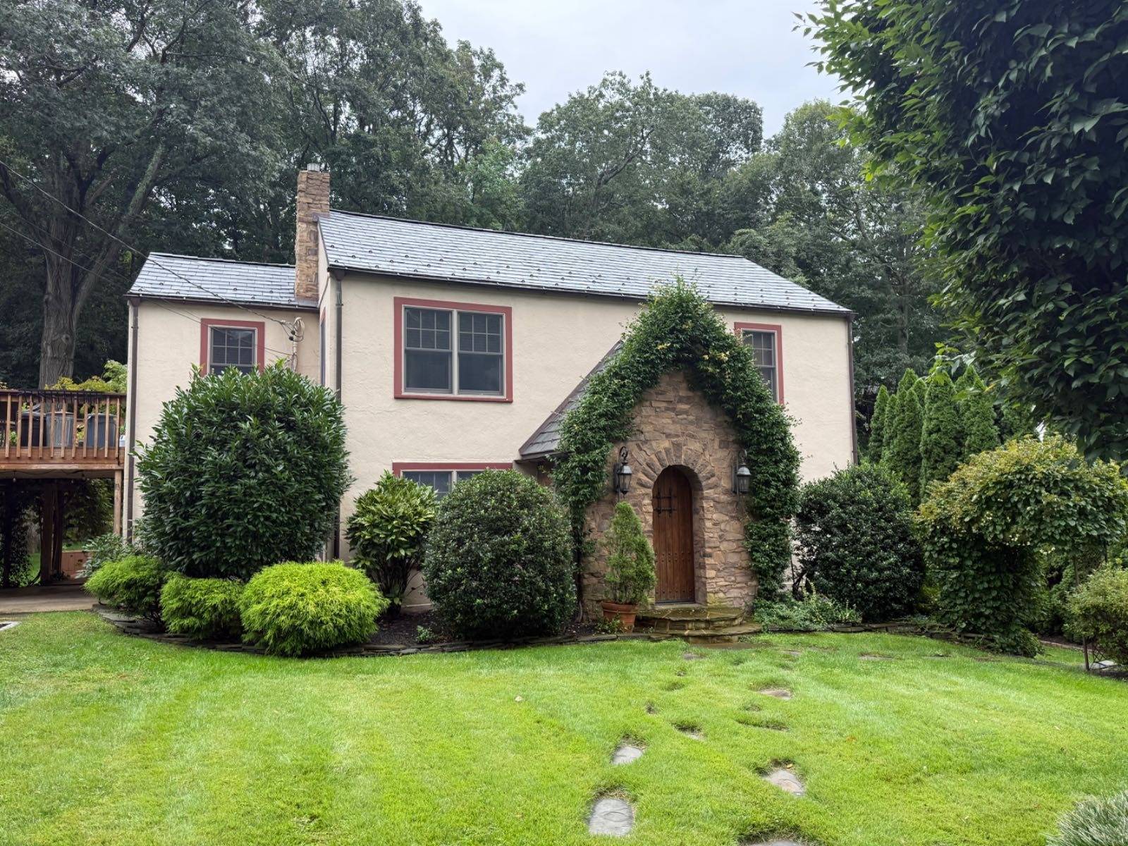 112 Abbott Dr