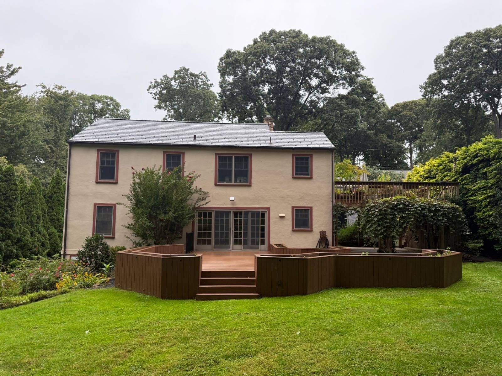 112 Abbott Dr