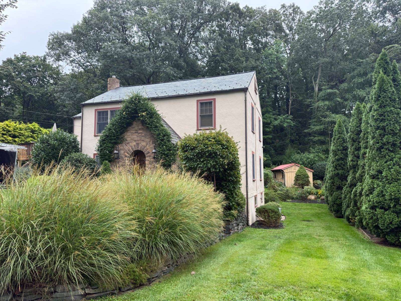 112 Abbott Dr