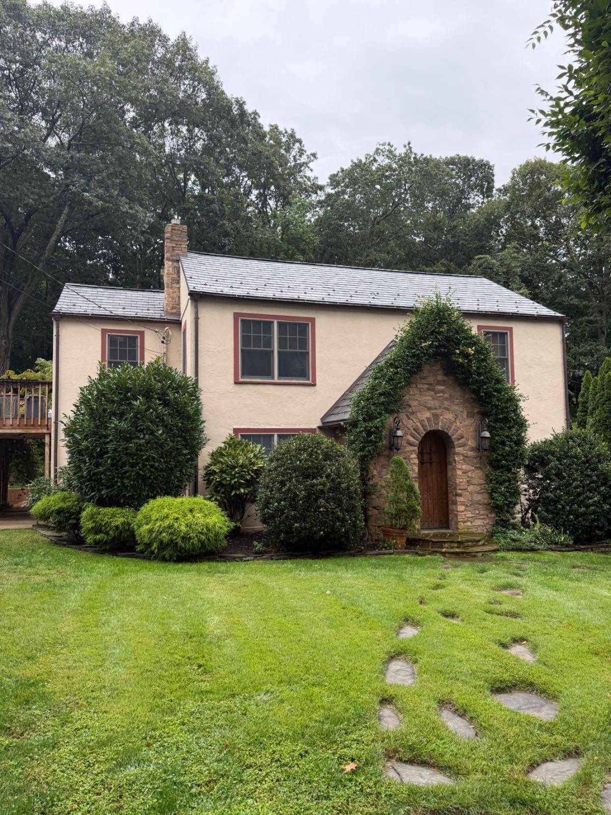112 Abbott Dr