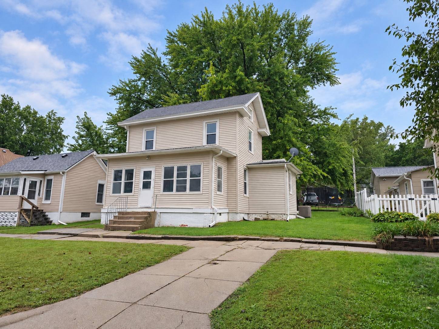 Photo 1 of 15 of home listing at 815 4th Ave, Nebraska City, NE 68410