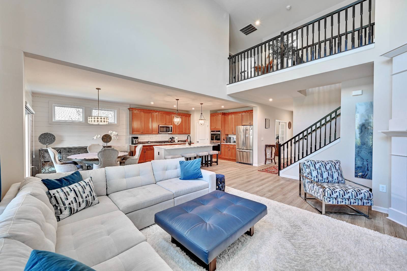 10081 Barronne St.