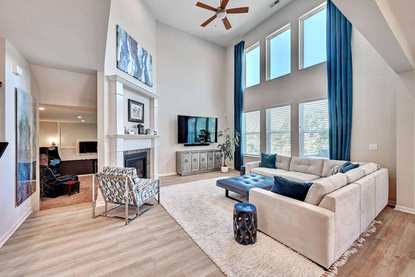 10081 Barronne St.