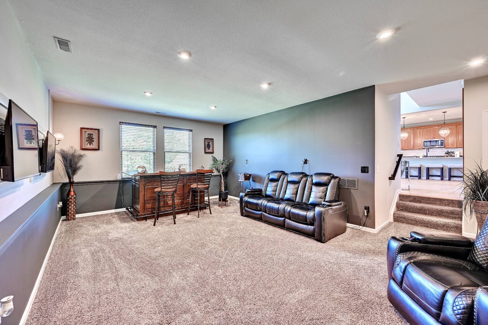 10081 Barronne St.