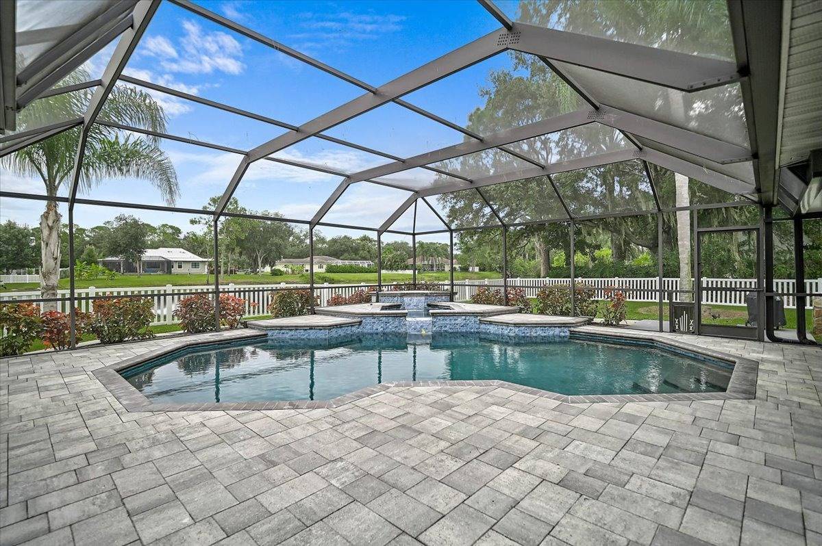 509 137th St E, Bradenton, FL 34212