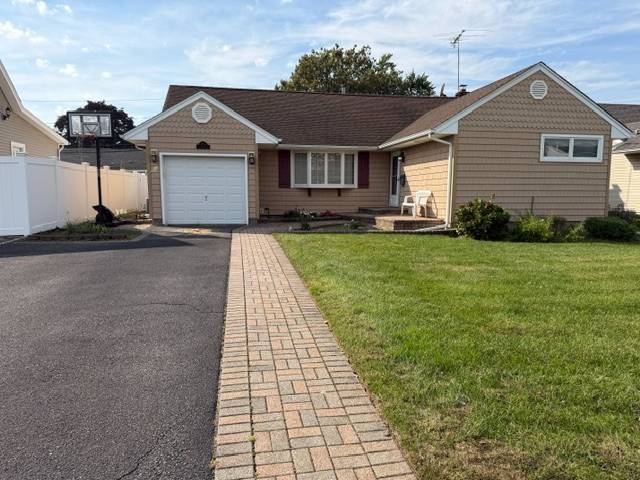1076 Huckleberry Rd