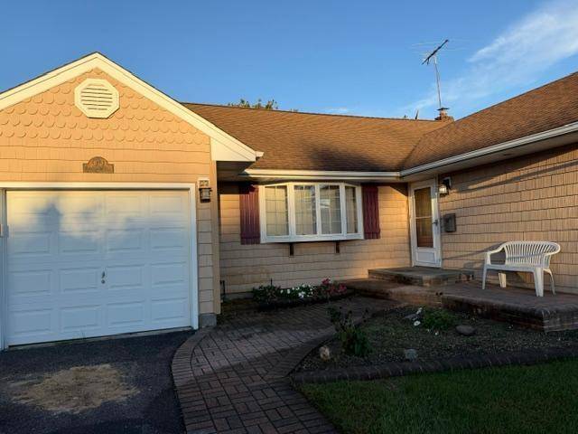 1076 Huckleberry Rd