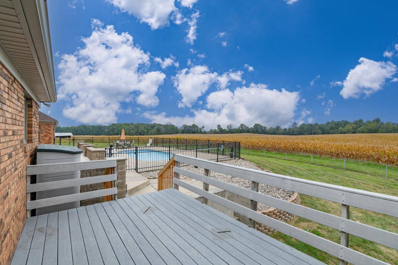645 Thoroughbred Ln