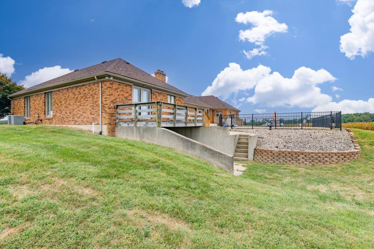645 Thoroughbred Ln