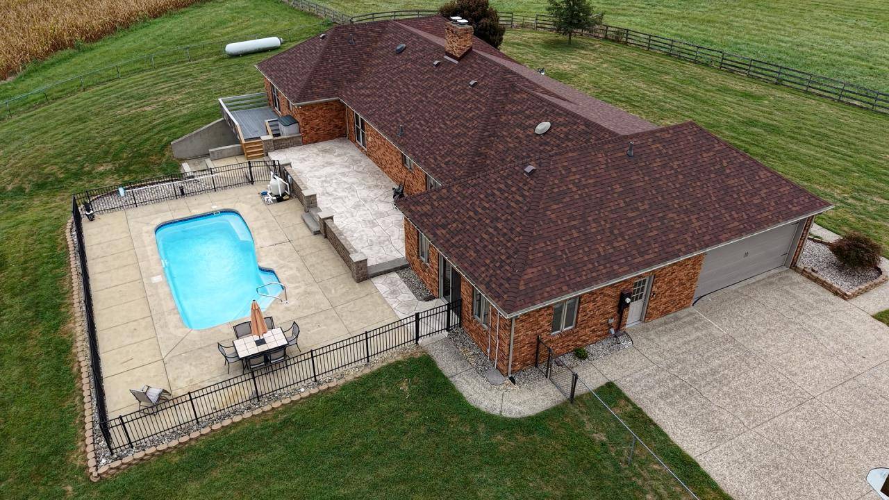 645 Thoroughbred Ln