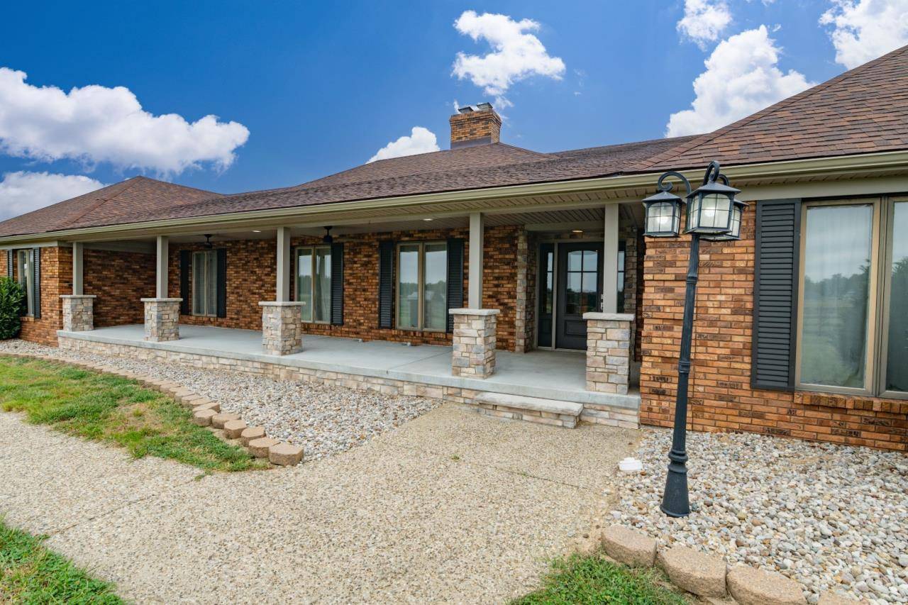 645 Thoroughbred Ln
