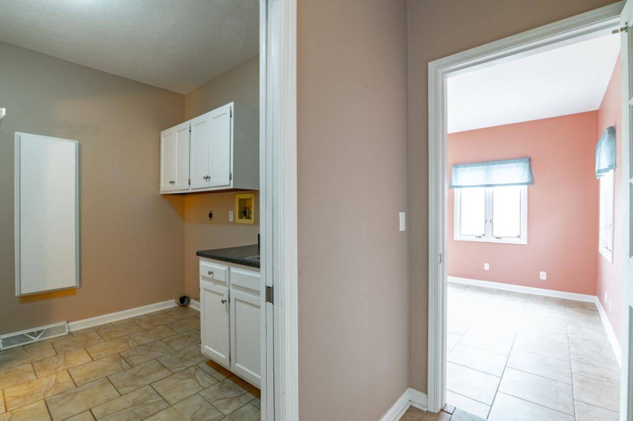 645 Thoroughbred Ln